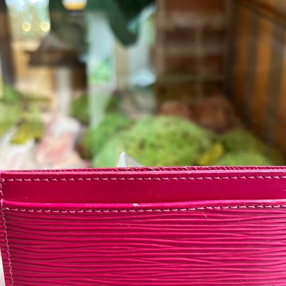 LOUIS VUITTON Burgundy Epi Card Case - Picture 6 of 8